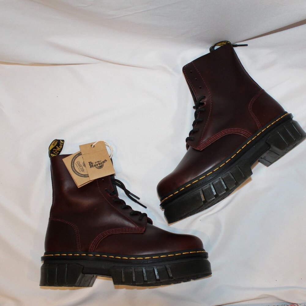 NIB DR. MARTENS WOMEN'S AUDRICK 8 EYE PLATFORM LACE UP COMBAT BOOTS - Picture 6 of 9